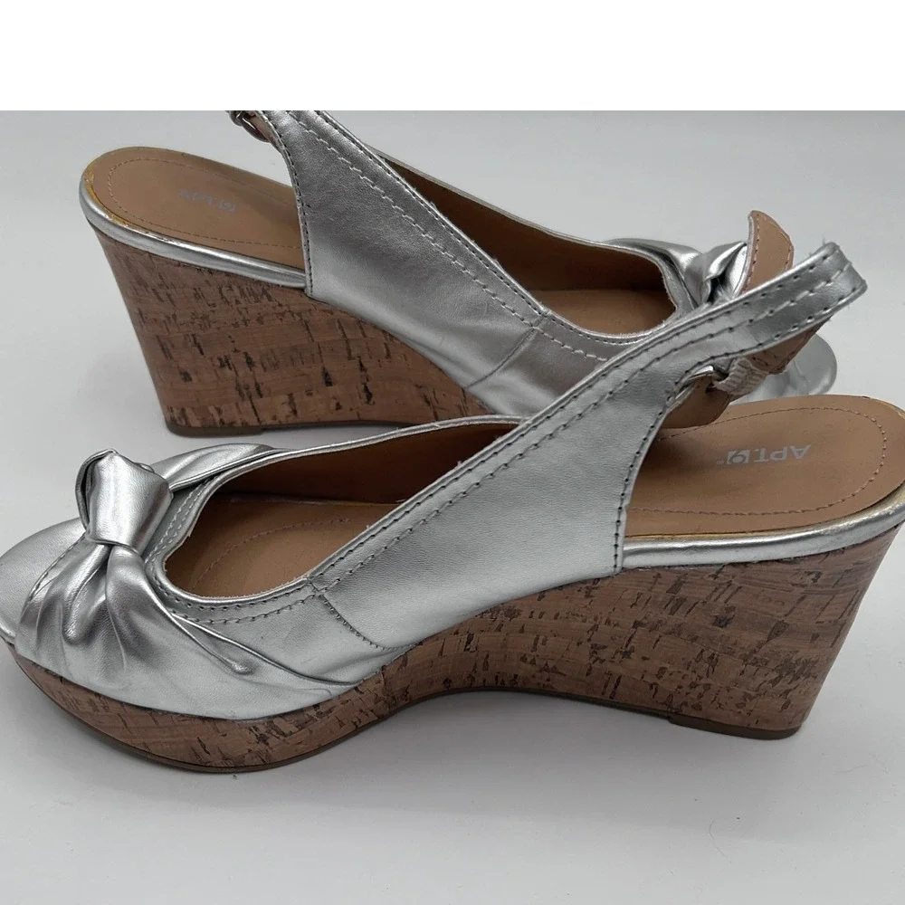 Apt. 9 Womens Silver Metallic Peep Toe Cork Wedge Slingback Sandals Size 9